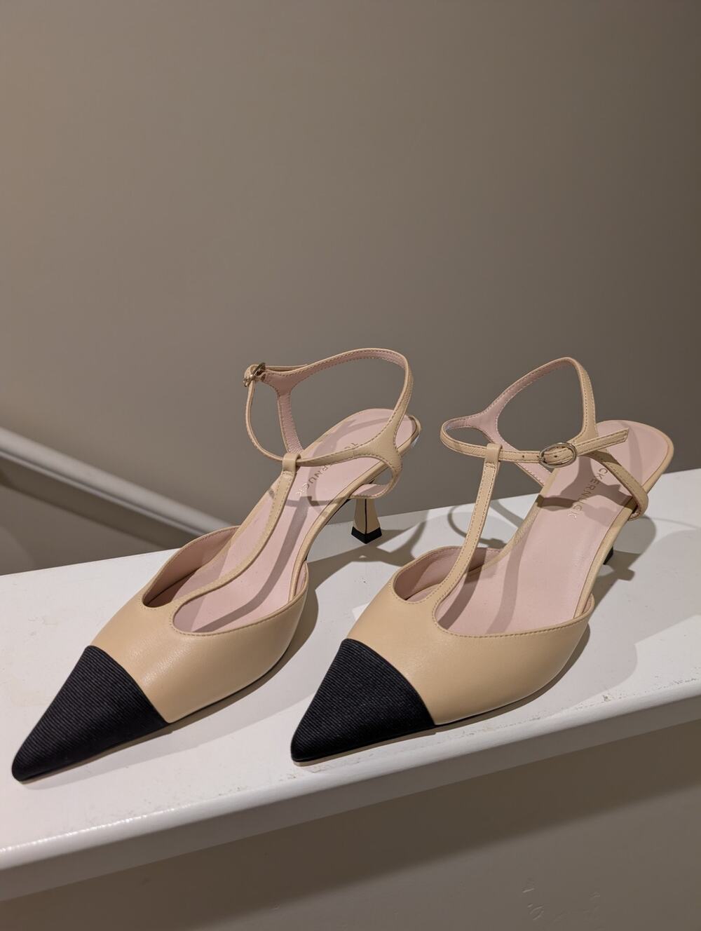 Tuckernuck Beige and Black Cap-Toe T-Strap Slingback Kitten Heels Size 8